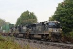 NS 1819 leads train 218 southbound